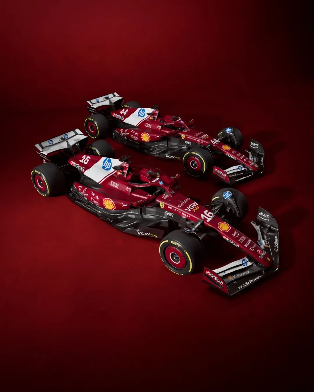 阿斯顿马丁逆转红牛二队，塞恩斯点燃赛场