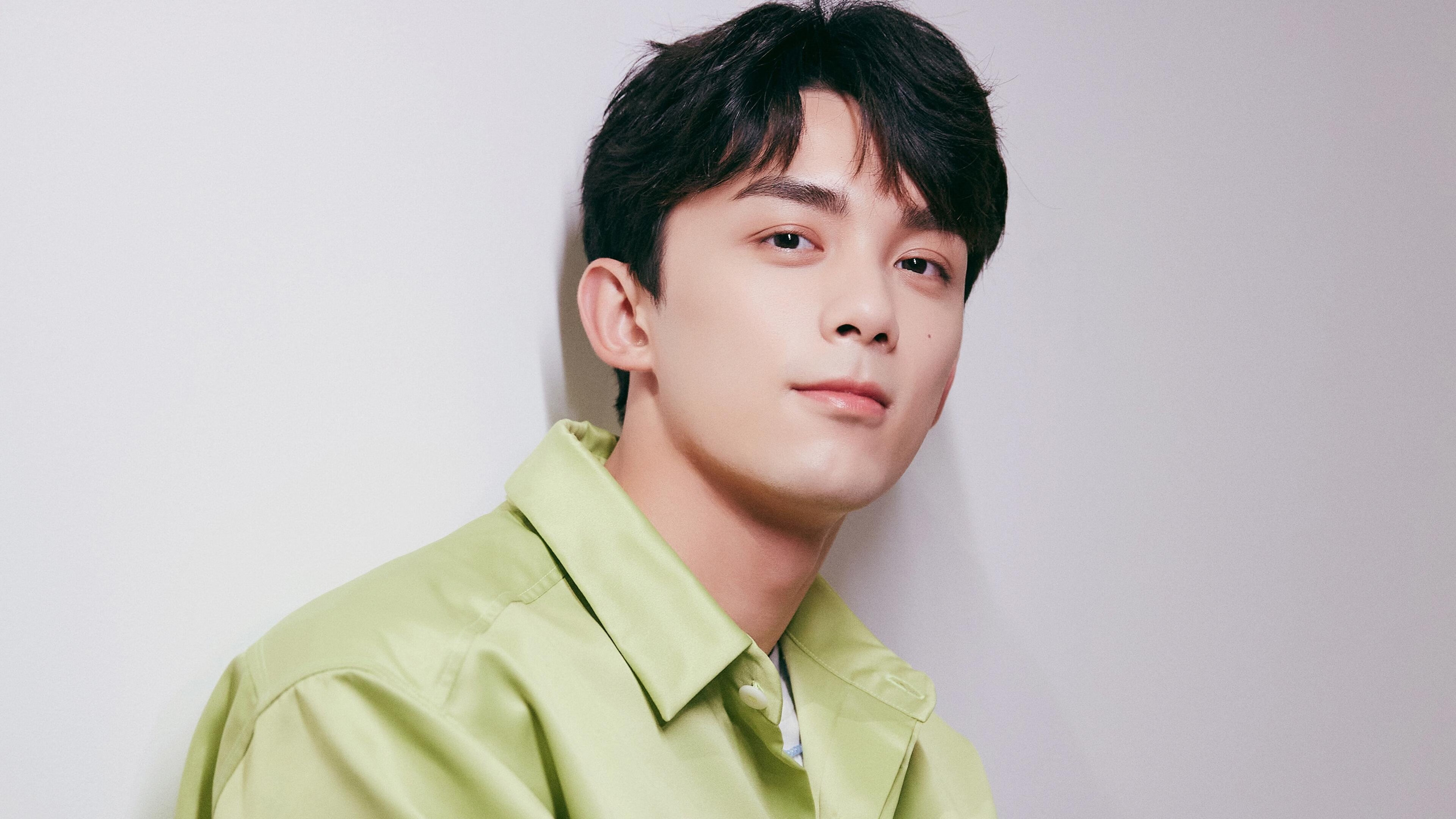 从阿尔瓦雷斯的独奏到里昂的交响,一场被红牌点燃的猎鹰式胜利